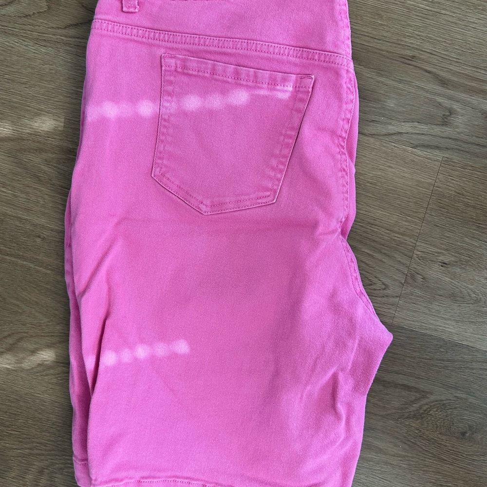 Gloria Vanderbilt Vibrant Pink Women's Bermudas - Picture 4 of 4